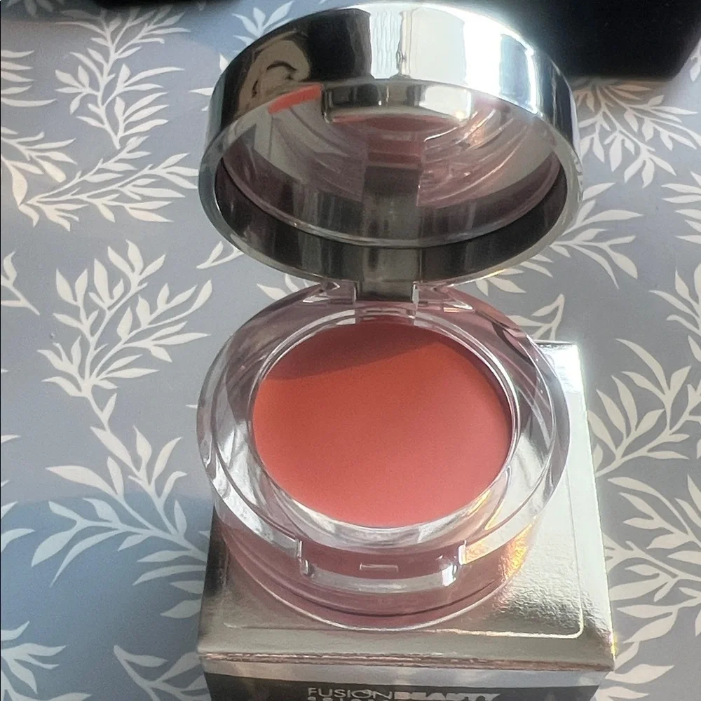 Fusion Beauty SculptDiva Contouring & Sculpting Blush Haute Pink Cream Compact